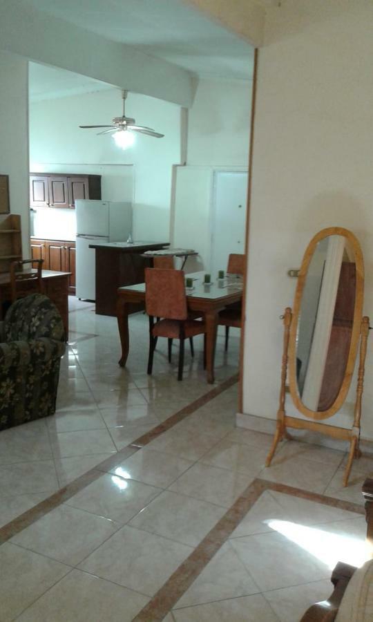 Elegant Heliopolis, Studio-Apartment Kairo Exteriör bild
